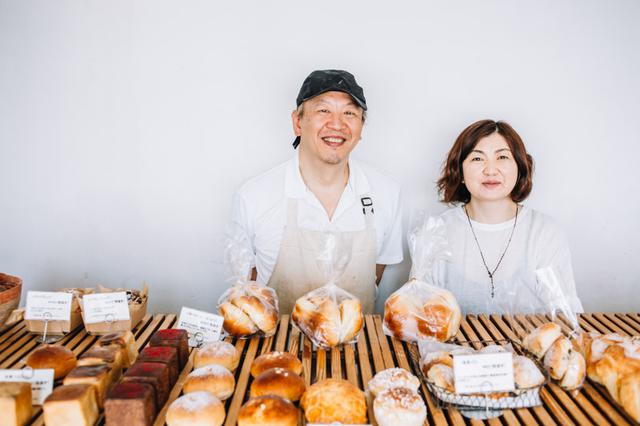 画像: 実さんがパンづくり、さおりさんがカフェの料理を担当