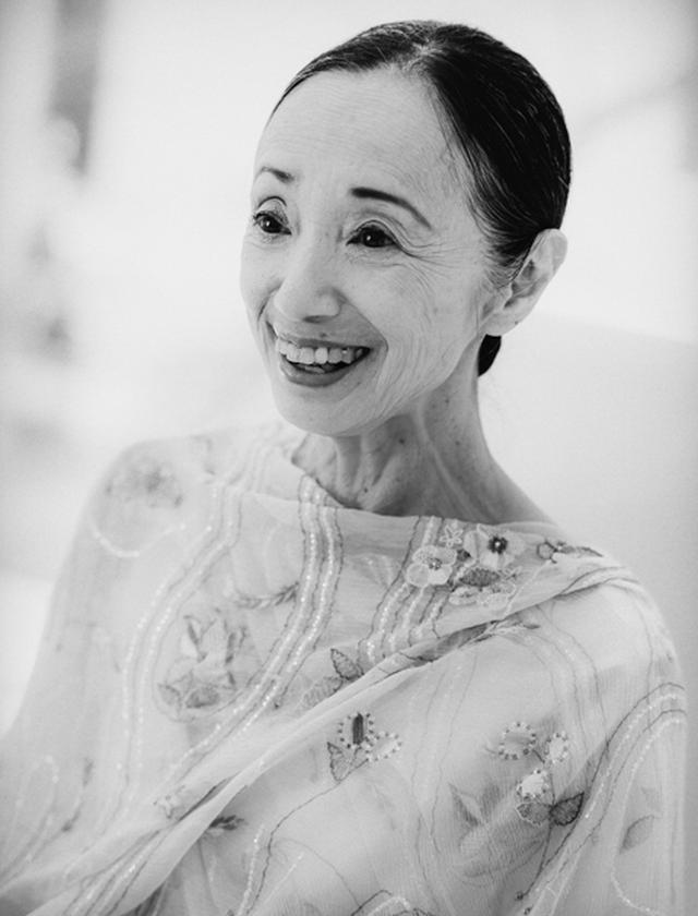 画像: 「私は、けっして器用じゃないし、ストイックでもないのよ」と森下さん。終始、朗らかな笑顔を絶やさず、相手を緊張させない。偉ぶらず、だれに対しても変わらぬフラットな姿勢で向き合う