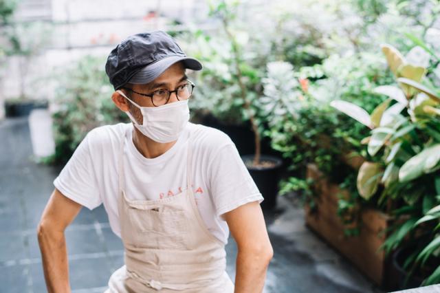 画像: 店主の樽井さん。いい具合に力の抜けた話しぶりながら、パンづくりへの真剣な想いが伝わってきました