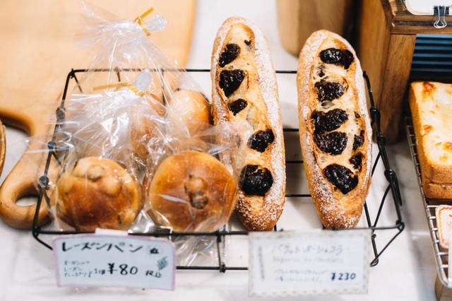 画像: パンにはすべて自家培養の酵母を使用。酵母はブドウから起こしたものを毎日小麦でつないで、大切に使う