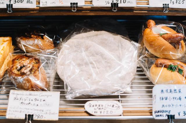 画像: 国産小麦と自家製酵母で焼き上げる、味わい深いパンが揃う