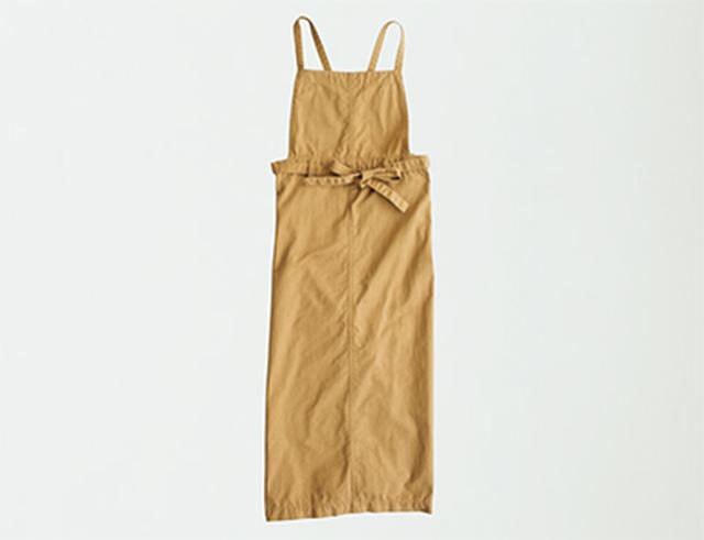 画像: エプロンワンピース 17,064円/ホリデイⓊ