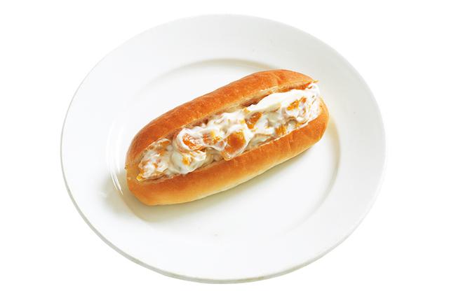 画像: ドライマンゴーはヨーグルトの中に入れて、ふっくら戻すのがポイント。軽やかな味わいの変わり種フルーツサンド