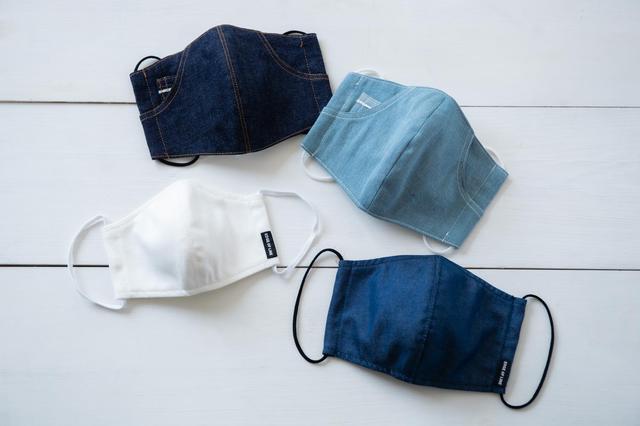 画像: 右上、左上)ZERO&ZEROの「ジーンズ型マスク」(1,350円)は、ジーンズをかたどったデザインがユニークな一枚。左下)EDGE OF LINEの「ホワイトデニムマスク」(1,300円)は生地がしっかりしていて安心。右下)「CLEANSE 抗菌抗ウイルスデニムマスク ブルー」(1,500円)には、抗菌生地が使われています