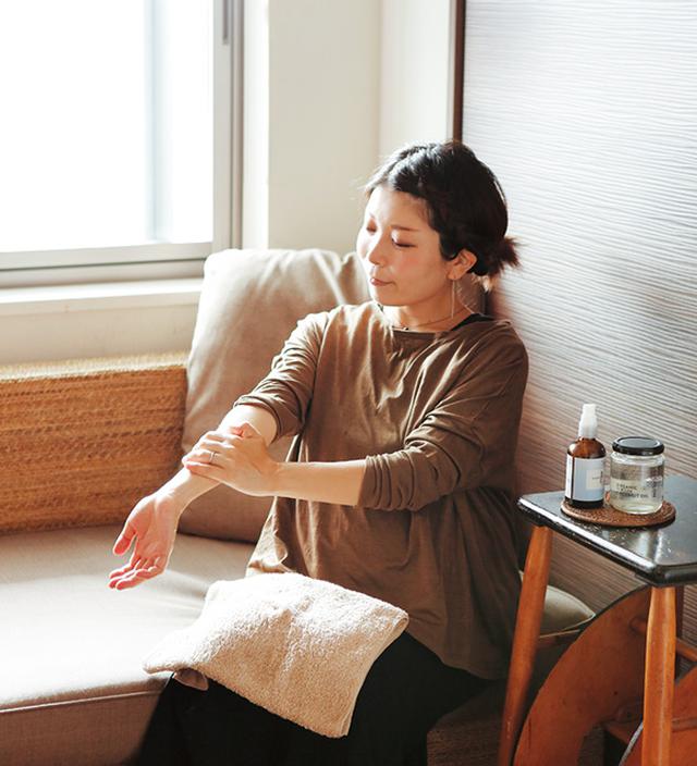 画像: デトックスを促すオイルマッサージ