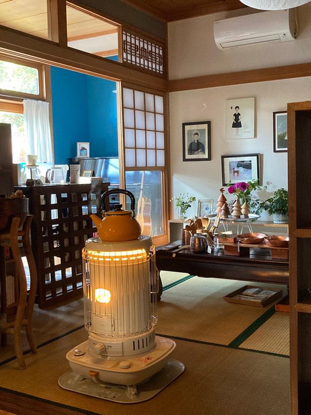 画像: 灯油ストーブが大活躍
