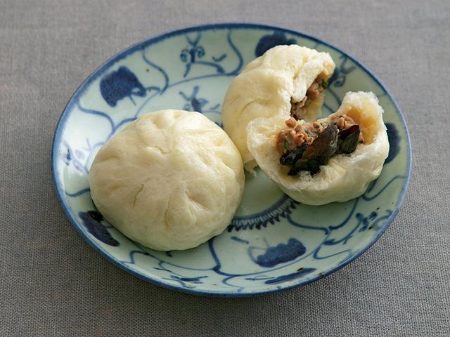 画像: 巻頭料理 ウー・ウェンさん ほかほか肉まんと、体を温めるスープ