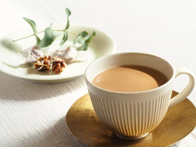 画像: この日は、東かがわのグラノーラ屋さん「寧日」のキャンディナッツを添えてのチャイタイム