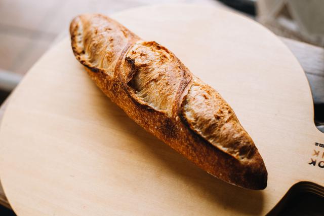 画像: こちらが自慢のフランスパン。250円という買いやすい値段