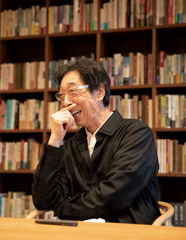 画像: 雑談を大事にしているという金井さん。「社員それぞれが考えていることは微妙に違う。雑談を重ねながら “ちょうどいい” を探っていきます」