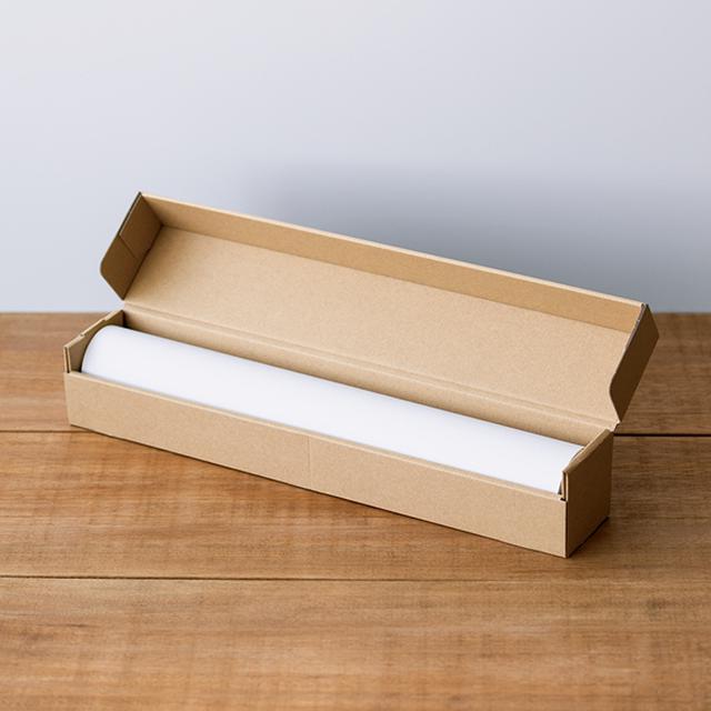 画像: 今年発売された新商品「おえかきロール紙」。好きな長さの紙に自由に絵が描けるよう、紙を25mのロール紙に。リフィルを交換して使える