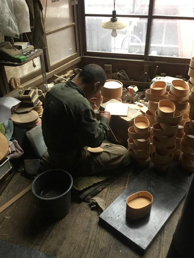 画像: 「小坂屋漆器店」の擦り漆の弁当箱