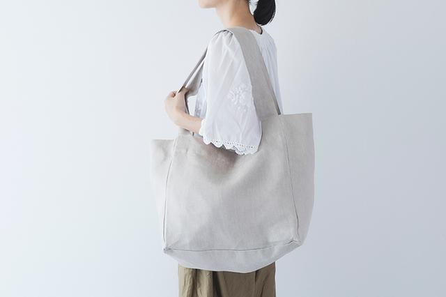 画像1: どんなコーディネートにも合わせやすい、シンプルなデザイン