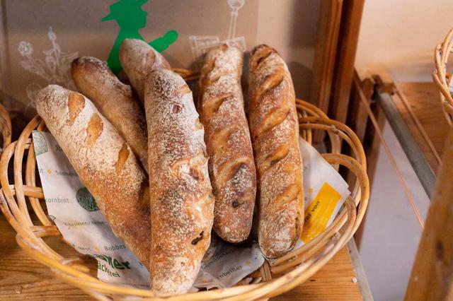 画像: イタリア産マロングラッセの甘さが心地いい「カスターニエ」も、人気の品