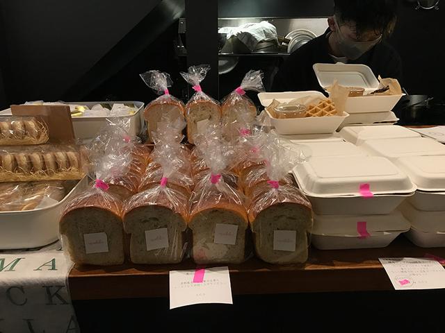 画像: オモテ市ではカウンターも販売スペースに。