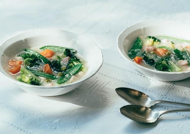 画像: PRIMER PLATO 一皿目 春野菜のスープ