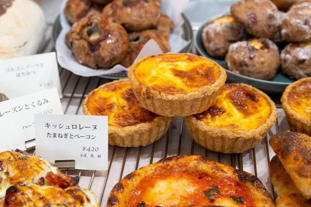 画像: サクサクのパイ生地と濃厚なアパレイユがたまらなくおいしい「キッシュロレーヌ」も、ぜひご賞味を