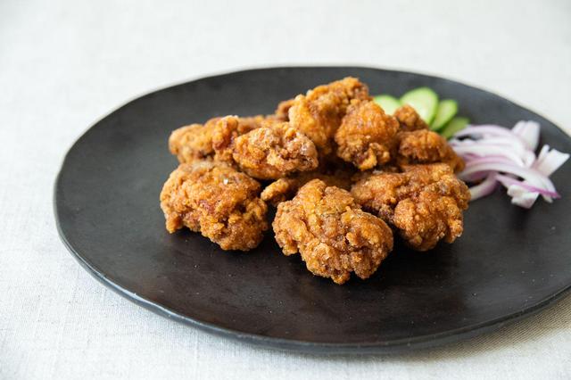 画像: マバニ家の「スパイシーフライドチキン」のつくり方