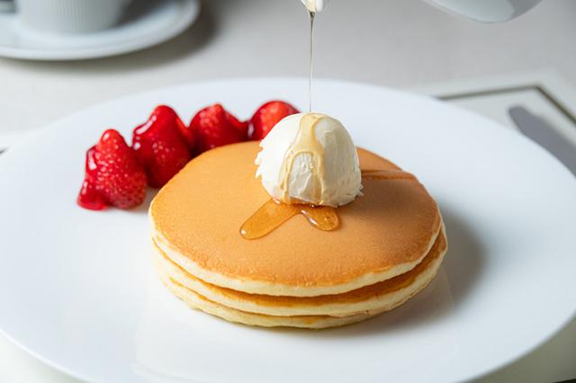 画像: 「インペリアルパンケーキ いちご添え」1,800円(税込)
