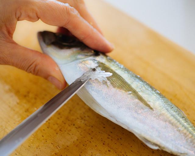 画像1: あじの下処理(煮魚用)