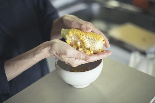画像4: お買いものの回数も減らせる。 坂の上で暮らす、料理家・高山さんの冷蔵&冷凍保存のコツ