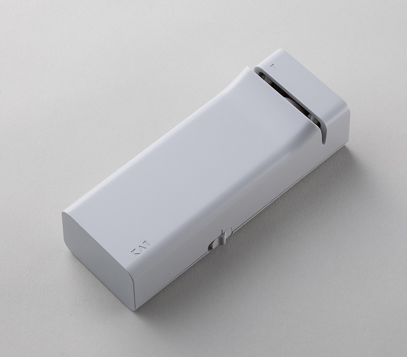 画像: 本体サイズは、157 ×60 ×46 mmととてもコンパクト