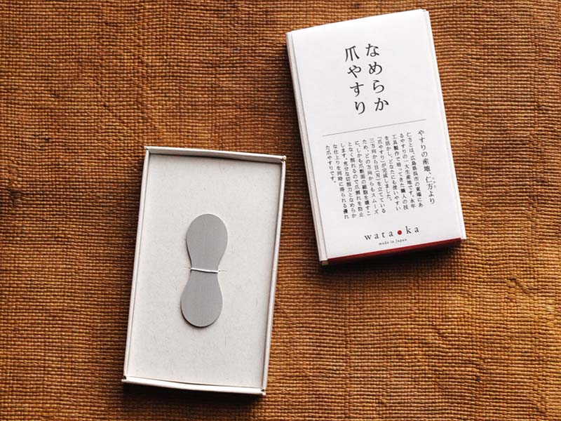 画像: 使い勝手のよさが口コミで広がる 「なめらか爪やすり」 。飲食店で働く人など仕事柄、手先に気を配る人たちにもうってつけの品