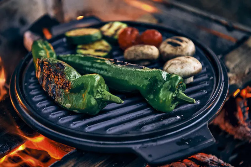 画像: グリルプレートとして使えば、野菜は甘く、肉はジューシーに焼き上がります