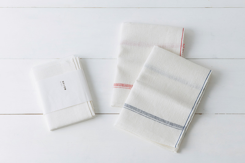 画像: 左から)白・赤・青 サイズ:約横75×縦53.5cm(開封時)