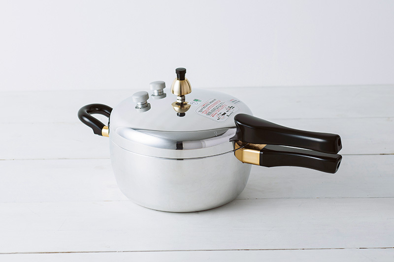 画像: 2.8L 本体サイズ:約直径21(取っ手含む幅41)×高さ17cm 容量:2.8L 重量:約2,500g