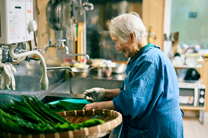 画像: 「まさか90歳を過ぎて、95歳になるまでお餅をつくるとはね・・・・・・。夢のような、いや夢でもないわよ。夢でもそんないい夢はめったに見せてくれない。すべてのことに感謝です」