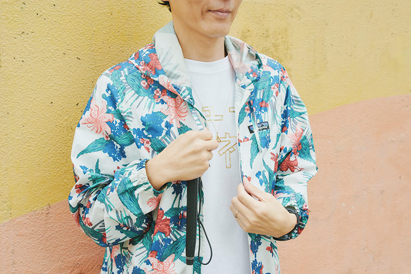 画像: 「この花柄の派手なパーカーは待ち合わせの際の目印にもなります」と石井さん