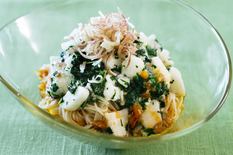 画像: モロヘイヤと長いものぶっかけそう麺のつくり方