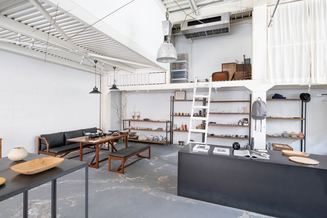 画像: 2008年オープン。もとはダンボール工場だった建物を店舗に
