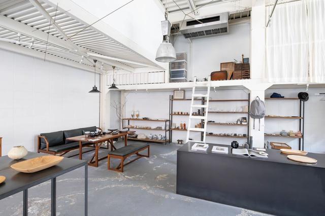 画像: 2008年オープン。もとはダンボール工場だった建物を店舗に