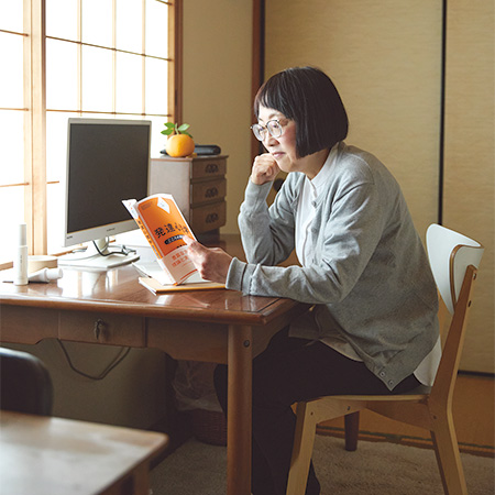 画像: いまは発達障害のことを勉強中。片岡さんの歩みは止まらない
