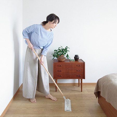 画像: 場所や用途別にいろいろ買っていた「掃除シート」もやめ、いまは厚手のタオルペーパーを愛用