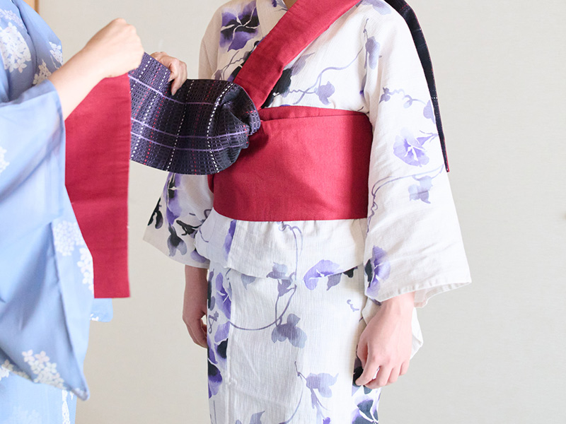 画像1: 帯の形をつくる