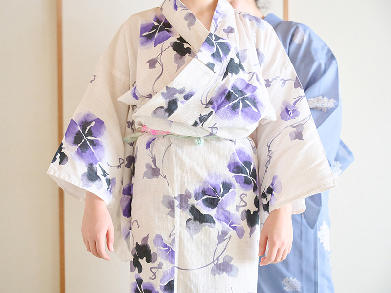 画像10: 浴衣の合わせを決める
