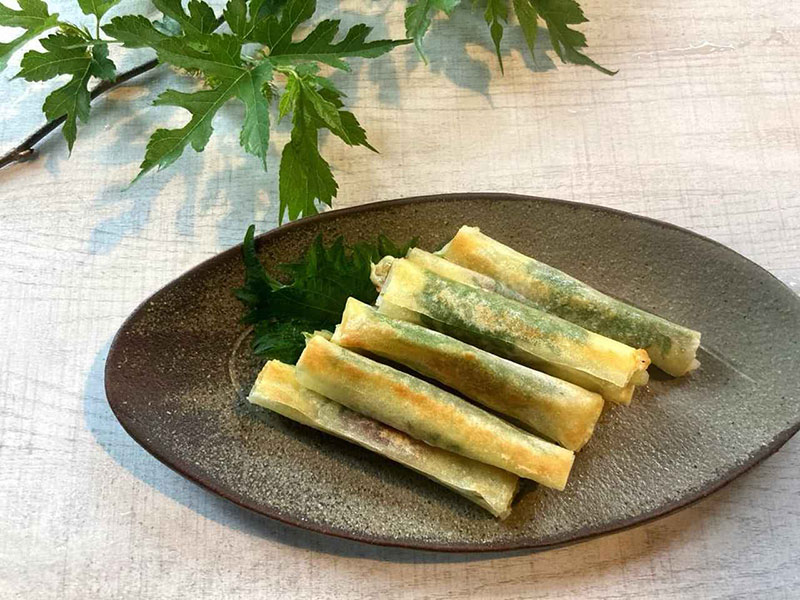 画像: 「みょうがとチーズの焼き春巻き」のつくり方｜本多理恵子さん