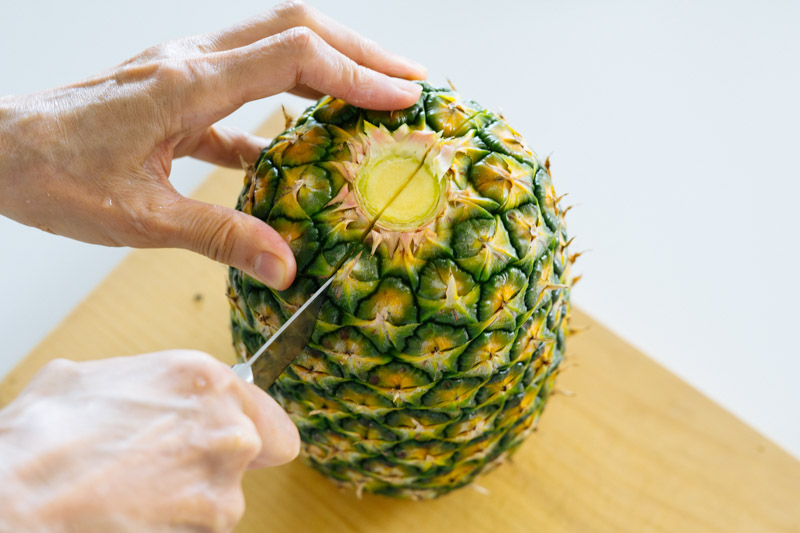 画像1: パイナップルの切り方