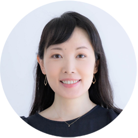 画像1: 40代からの服選び「自分に似合う色」を味方につけて、おしゃれをもっと楽しむ！編集スタッフが“自分色の見つけ方”を教わりました／パーソナルカラーアナリスト・松本典子さん