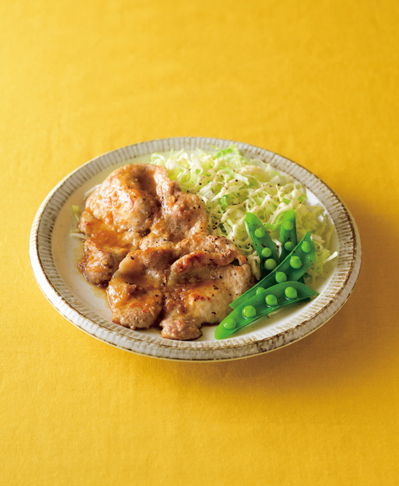 画像: 肉のうま味としょうがの風味を味わうひと皿。「甘味って、食べ進むうちに飽きるんです。素材の味わいを生かすなら、この味つけで」