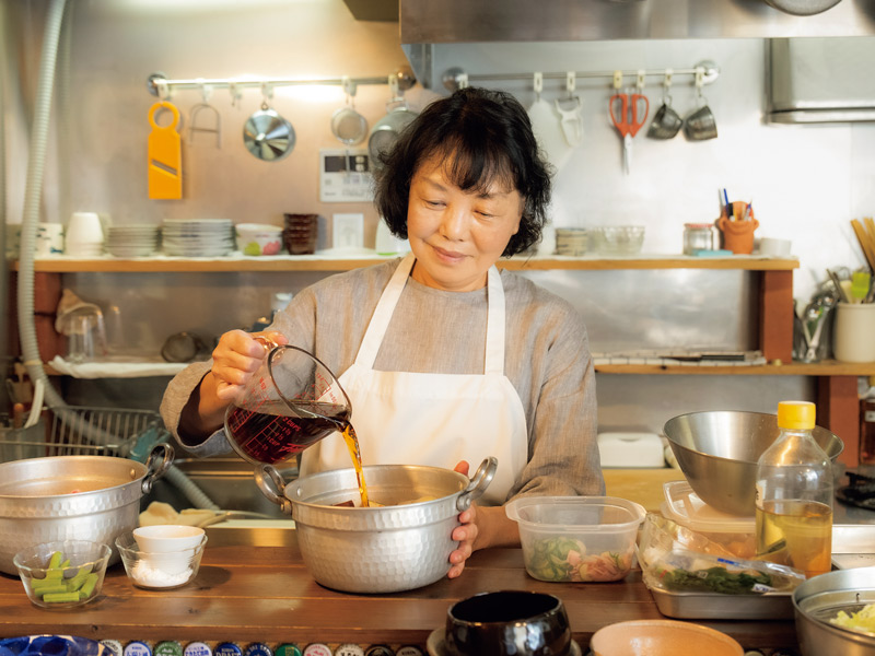 画像: 「すごくおいしい料理は、食べる方もエネルギーを使ってしまう。家庭料理は3日たったら忘れちゃうくらいの味がちょうどいいんです」