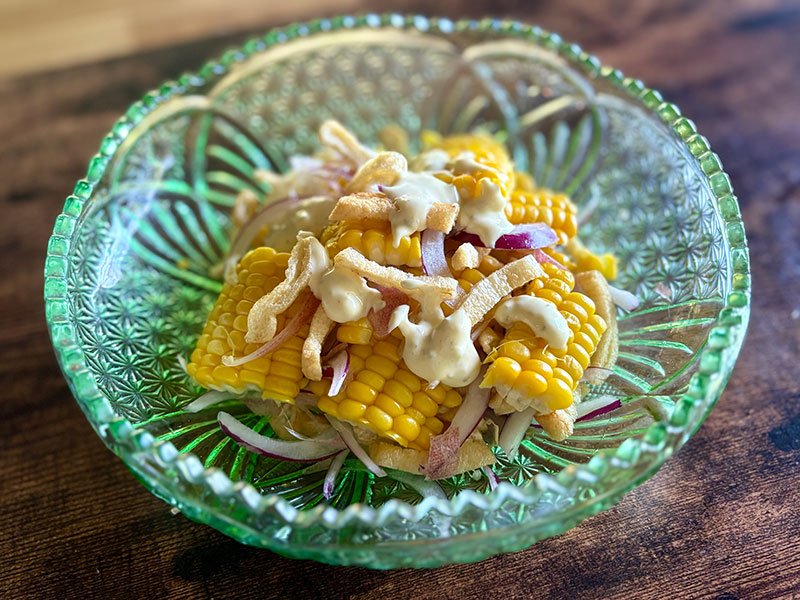 画像: お総菜屋さんで出会った感動の味を再現! とうもろこしに油揚げと香味野菜を加えて香ばしく
