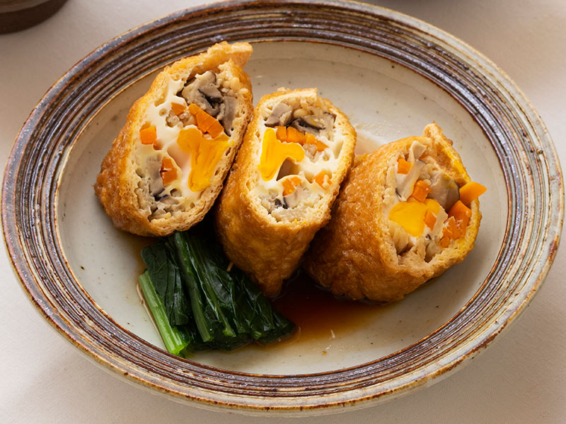 画像: うま味たっぷり きのこと玉子の袋煮のつくり方
