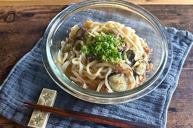 画像: 「なすとツナの焼きうどん」のつくり方