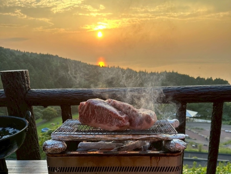 画像3: 食材を持ち寄り、バーベキューがスタート