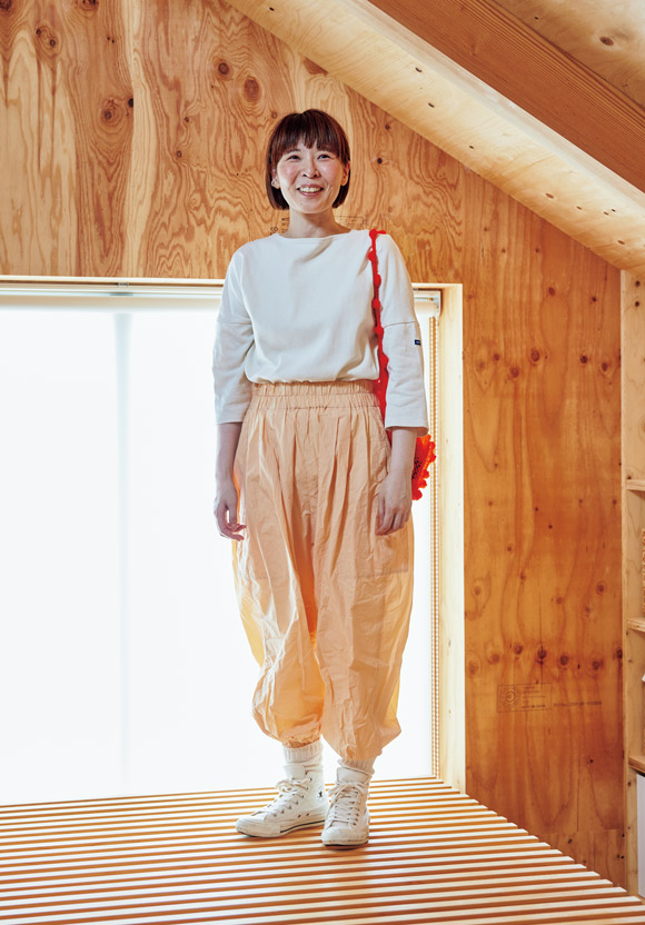 画像4: DARUMAデザイナー・牧野貴子さんの「春夏秋冬」コーデ術。通年で着まわす“お気に入り”とプラスαのスパイス
