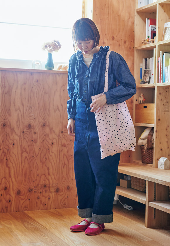 画像1: DARUMAデザイナー・牧野貴子さんの「春夏秋冬」コーデ術。通年で着まわす“お気に入り”とプラスαのスパイス
